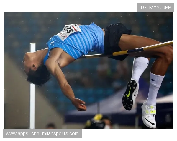 跳高冠军赛中步伐节奏决定胜负