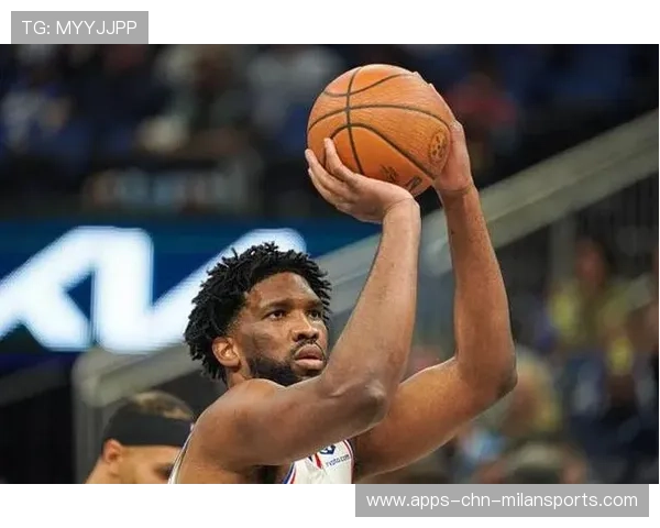 恩比德篮下强压,76人锁定胜果 恩比德篮下强压,76人锁定胜果